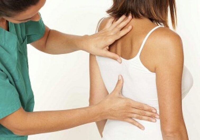 Če sumite na razvoj torakalne osteohondroze, se morate posvetovati z zdravnikom